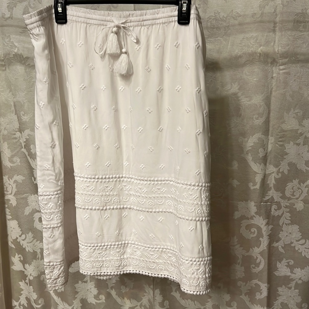 J. Jill white skirt. Like new.